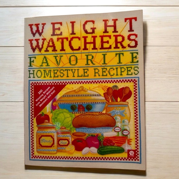 Favorite Homestyle Recipes : 250 Prize-Winning Recipes from Weight Watchers 1994 - Picture 1 of 8